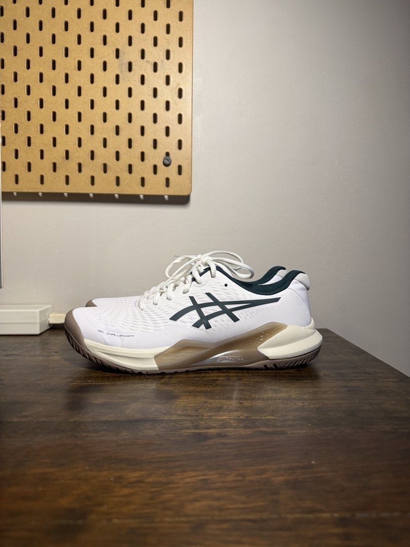 Asics Gel-challenger 14 “White Saxon Green” (Category: Sneakers) located in Pasig City. Submitted by iammivm (Listing ID 1464406249, Image 3). Description: Fitted only.