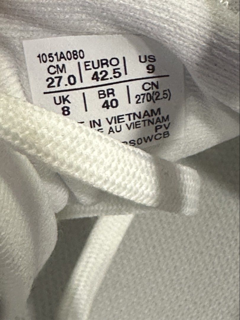 Asics Sky Elite FF 3 男裝排球鞋 （分類：波鞋）位於 Hong Kong。 由 adbhooo 提交（商品編號 1464477000，圖片 5）。簡介： Asics Sky Elite FF 3 男裝排球鞋，白色配藍色線條。有鞋盒。價錢可小議。着過一次唔啱着。。