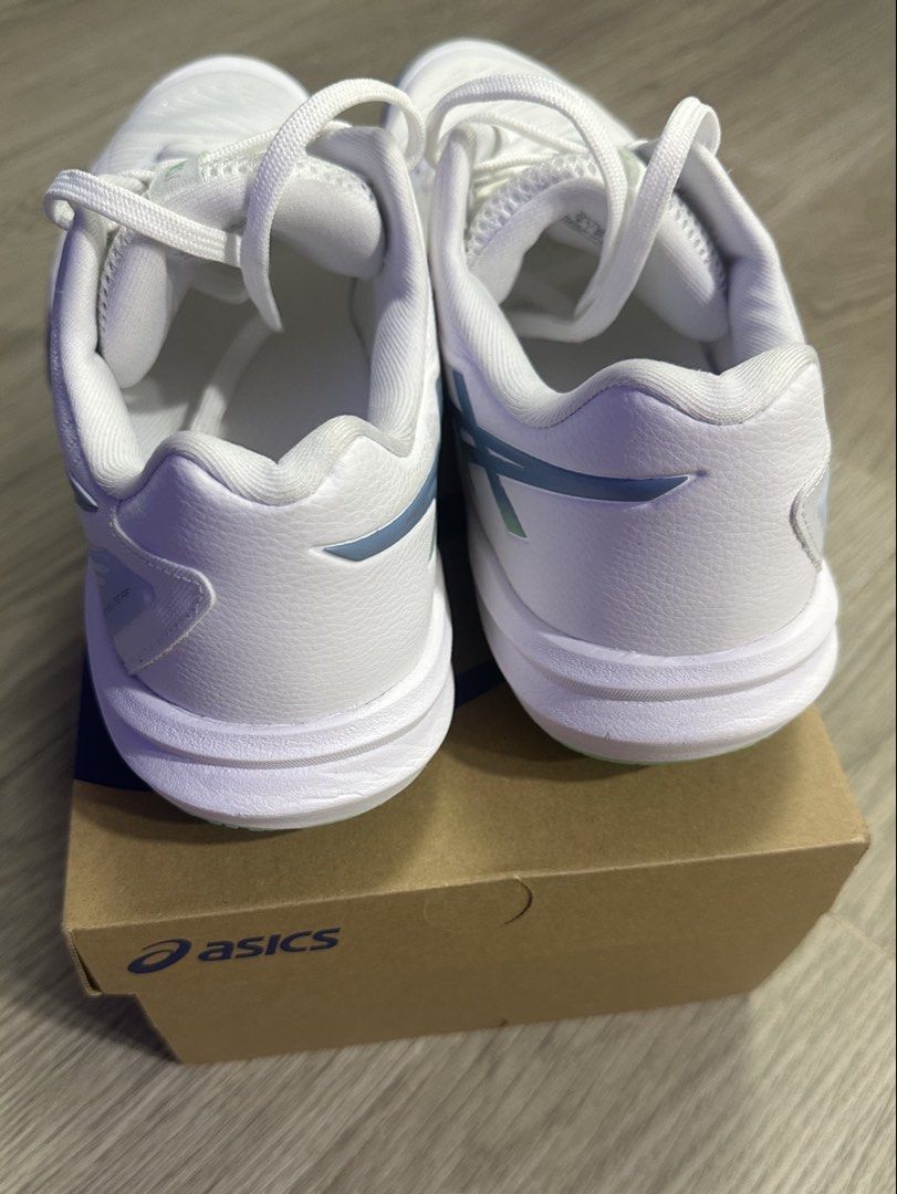 Asics Sky Elite FF 3 男裝排球鞋 （分類：波鞋）位於 Hong Kong。 由 adbhooo 提交（商品編號 1464477000，圖片 3）。簡介： Asics Sky Elite FF 3 男裝排球鞋，白色配藍色線條。有鞋盒。價錢可小議。着過一次唔啱着。。