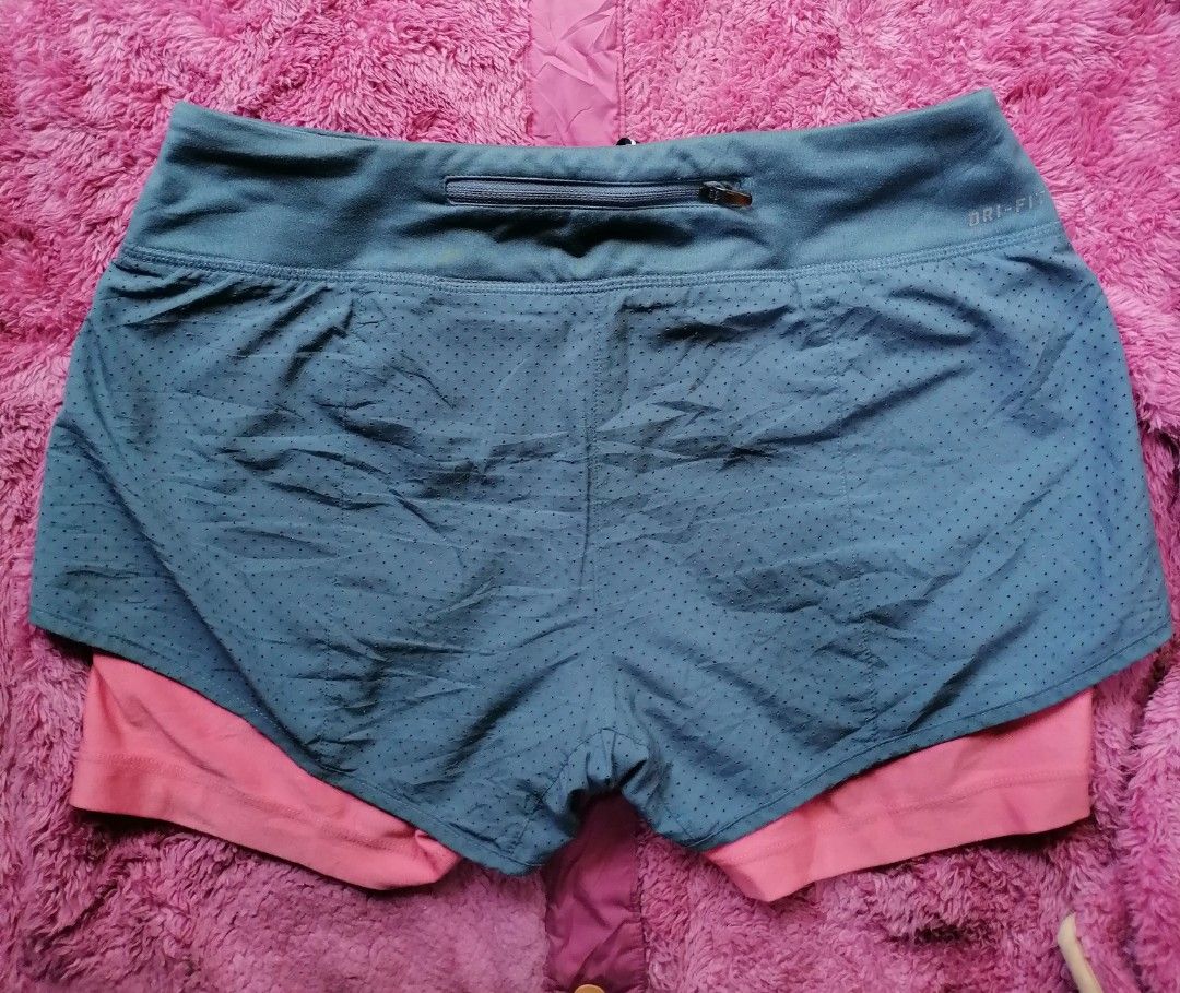 ASPACK (Category: Activewear) located in Tubigon. Submitted by idotripp (Listing ID 1464471144, Image 3). Description: No flaws ( Good as New) NIKE W-13 L-12 ADIDAS Waistline: 26-27 NIKE Waistline: 26-27 Adidas Shirt W-16.5 L - 24.