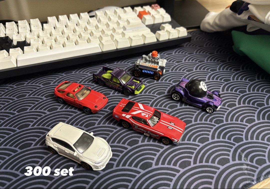 Assorted Hotwheels (Category: Vehicle & Diecast Models) located in Manila. Submitted by izmxrga (Listing ID 1464448126, Image 2). Description: pm me for prices..