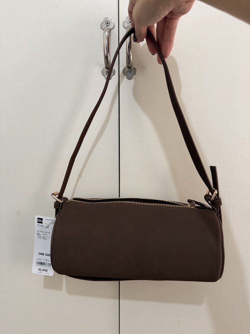 Auth GU (Category: Cross-body Bags) located in Cebu City. Submitted by shopnsave2015 (Listing ID 1464567377, Image 1). Description: From Japan With tag Adjustable strap, kili or crossbody.