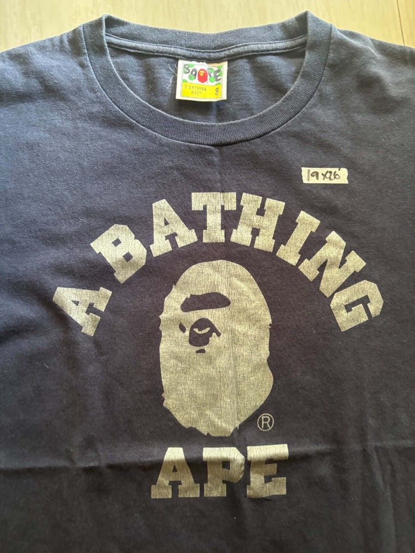 AUTHENTIC BAPE COLLEGE TEE (Category: Tshirts & Polo Shirts ) located in Tuguegarao City. Submitted by misfitchrimson (Listing ID 1464448422, Image 2). Description: W:19 L:26 ISSUE:HAIRLINES CONDI:8/10.