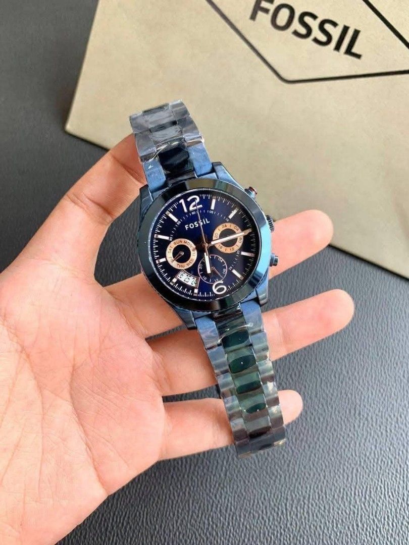 Authentic Fossil Watch (Category: Luxury Accessories) located in Naga. Submitted by demaria14 (Listing ID 1464457886, Image 2). Description: .