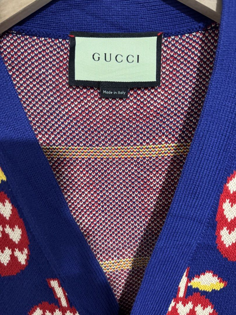 Authentic Gucci Cardigan (Category: Longsleeves) located in Quezon City. Submitted by rych0799 (Listing ID 1464525135, Image 2). Description: No any issue Like brandnew Never worn .