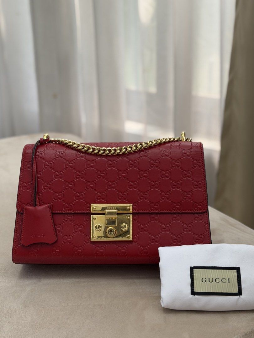 Authentic Gucci Guccissima Padlock Medium Shoulder Bag (Category: Shoulder Bags) located in Manila. Submitted by maria_2326 (Listing ID 1464383741, Image 2). Description: Gucci Guccissima Padlock Medium Bag 💯% Authentic W/ dust bag, clochette, key, and COA No lowballing! Location: Manila/QC.