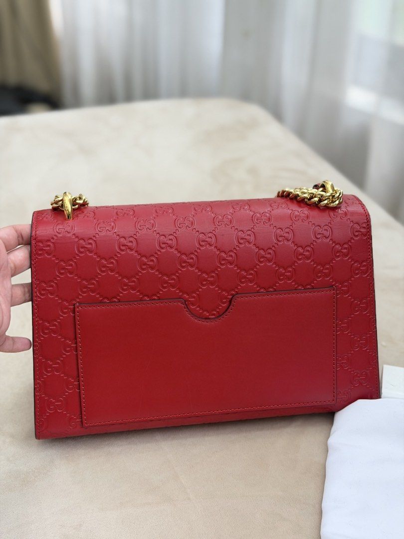 Authentic Gucci Guccissima Padlock Medium Shoulder Bag (Category: Shoulder Bags) located in Manila. Submitted by maria_2326 (Listing ID 1464383741, Image 3). Description: Gucci Guccissima Padlock Medium Bag 💯% Authentic W/ dust bag, clochette, key, and COA No lowballing! Location: Manila/QC.