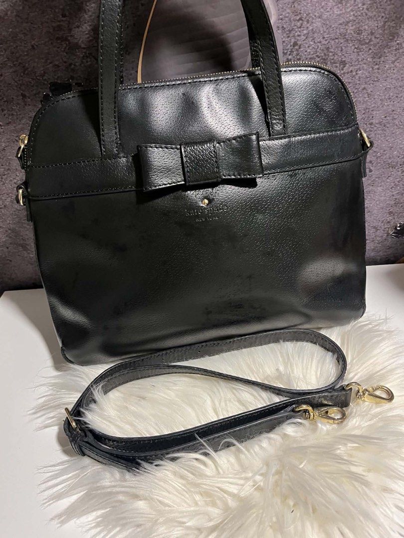Authentic kate spade hand/sling bag (Category: Shoulder Bags) located in Caloocan City. Submitted by trebdy01 (Listing ID 1464474498, Image 1). Description: Preloved like new.