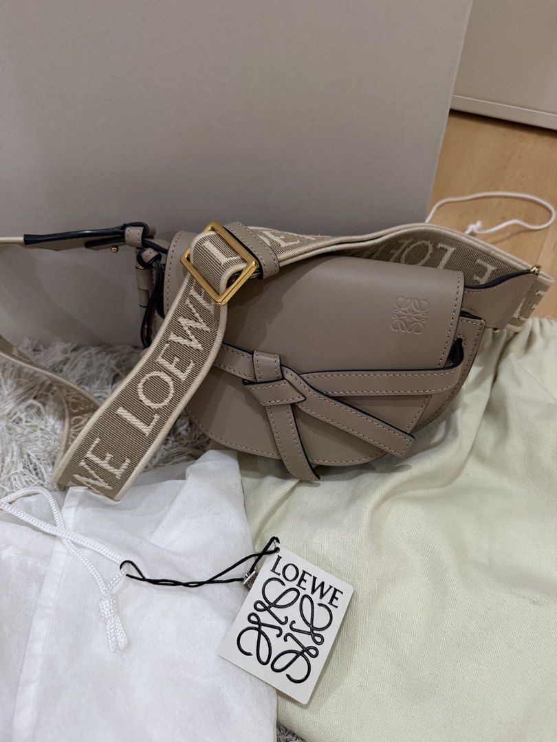 Authentic Loeve Dual Mini Bag (Category: Cross-body Bags) located in Quezon City. Submitted by emily_in_pariss (Listing ID 1464431918, Image 2). Description: Fixed price! Guaranteed Authentic Used once only! Purchased for 121,500 in Loeve Boutique Greenbelt Makati.