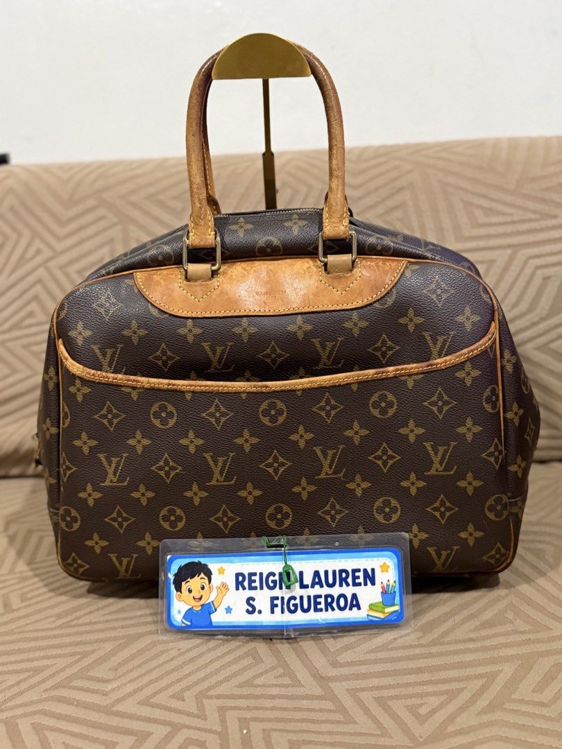 Authentic LV deauville (Category: Tote Bags) located in Manila. Submitted by reg08 (Listing ID 1464480117, Image 1). Description: Repaired strap holder.