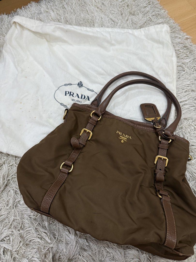 Authentic Prada Brown Bag (Category: Tote Bags) located in Quezon City. Submitted by emily_in_pariss (Listing ID 1464424000, Image 1). Description: .