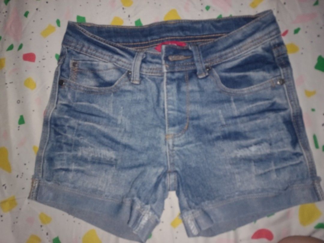 Authentic Sprider Kids (Category: Shorts) located in Davao. Submitted by nerbieee_629 (Listing ID 1464473781, Image 1). Description: FIXED PRICE!!! dimes 🎀 L: 10inches W: 21-22inches Suitable for kids ranges 11-12 yrs old SF should be shouldered by the buyer 💗 MOP: gcash only.