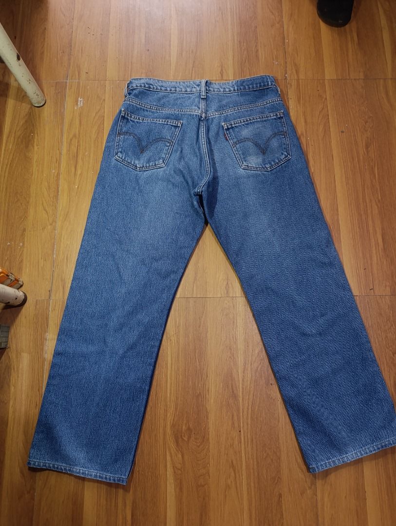 Authentic Vintage Levis Strauss Baggy Jeans (Category: Jeans) located in Bulacan. Submitted by koritoo (Listing ID 1464431981, Image 1). Description: Authentic Vintage Levis Strauss Baggy Jeans Good condition, no patch Size M Dimensions: 32 Width 38 Length 9 Hem Color rate: 10/10.