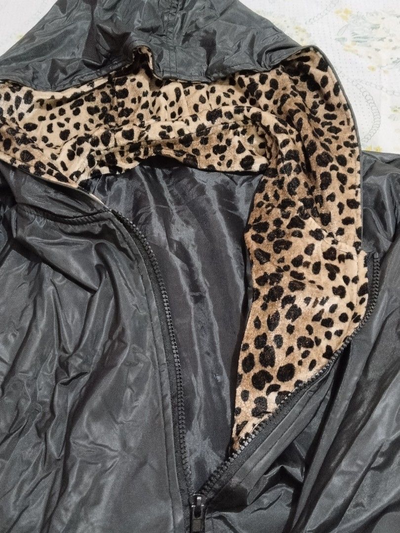 back jacket with leopard print lining (Category: Coats, Jackets and Outerwear) located in General Trias. Submitted by chcopdding (Listing ID 1464455131, Image 2). Description: size: not indicated but it’s pretty big, i’d guess it’s xl and more but i’ve worn it as an s size there’s a flaw behind!! u may see from the photo. it can be hidden by the hood if u don’t put it up:)) decluttering!! this is second hand from my personal wardrobe expect some 
