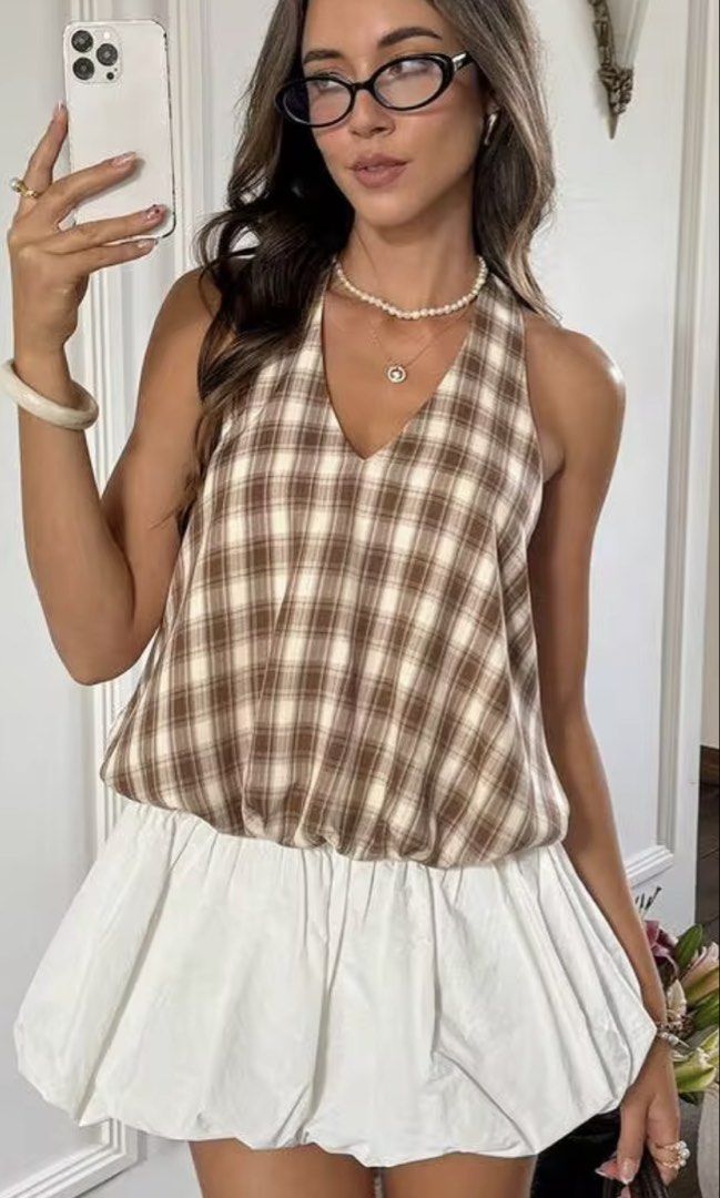 Backless Halter Top (Category: Sleeveless) located in San Fernando. Submitted by lovedbylove__ (Listing ID 1464517448, Image 1). Description: Casual Plaid Backless Halter Top Small to medium Worn once Sobra gandaaa. Fave! .