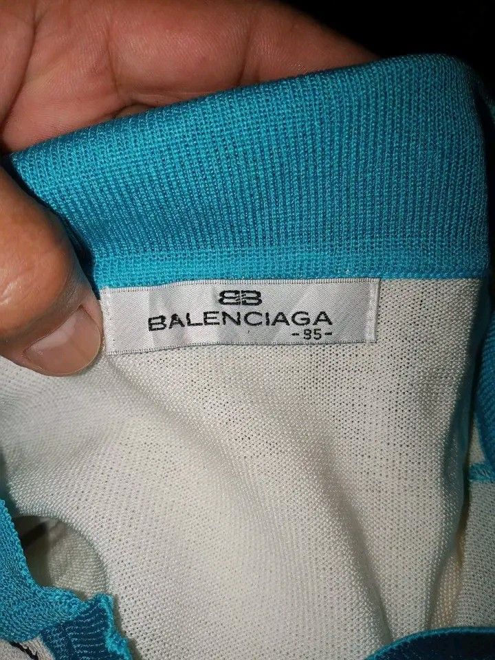 Balenciaga (Category: Activewear) located in Guihulngan. Submitted by johnjohndripgoods (Listing ID 1464365890, Image 3). Description: Balenciaga Dimes: 17x2.5 Excellent Condition No Issue Open For VC DM.