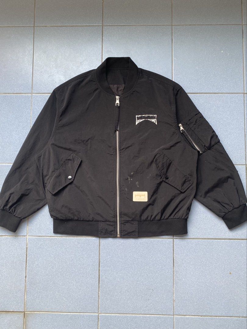 BALENCIAGA (Category: Coats, Jackets and Outerwear) located in Cabuyao City. Submitted by badthrift_pat (Listing ID 1464421270, Image 3). Description: BALENCIAGA 👕WIDTH:27.5 👕LENGTH:27.5 FLAWS:PAINT STAIN/SCRATCH 🏷️:999.