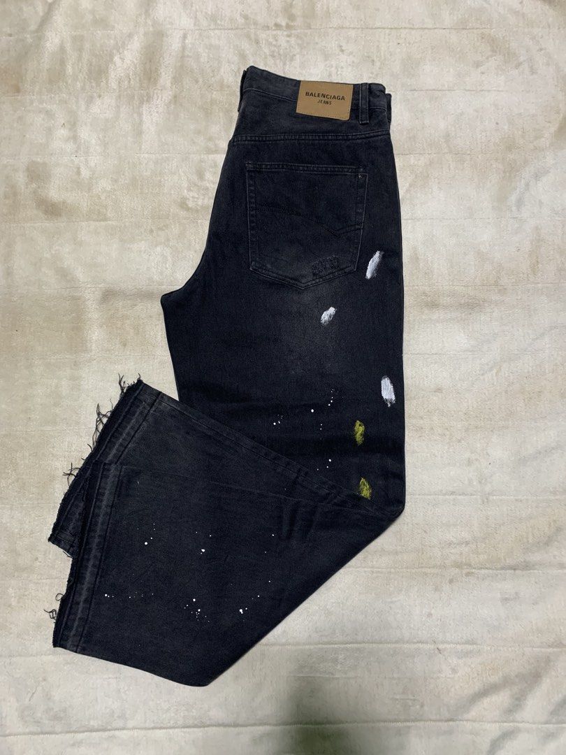 Balenciaga baggy jeans (Category: Jeans) located in Cabuyao City. Submitted by marcmateo112625 (Listing ID 1464501850, Image 2). Description: ⚠️ Please manage your expectations ⚠️ Color may vary due to lighting ⚠️ Legitimacy not guaranteed (thrifted item) 💳 Mode of Payment: GCash / GoTyme Bank 🚚 Courier: J&T Only 📍 Location: Cabuyao, Laguna 📩 Message me or request a video call for inquiries.