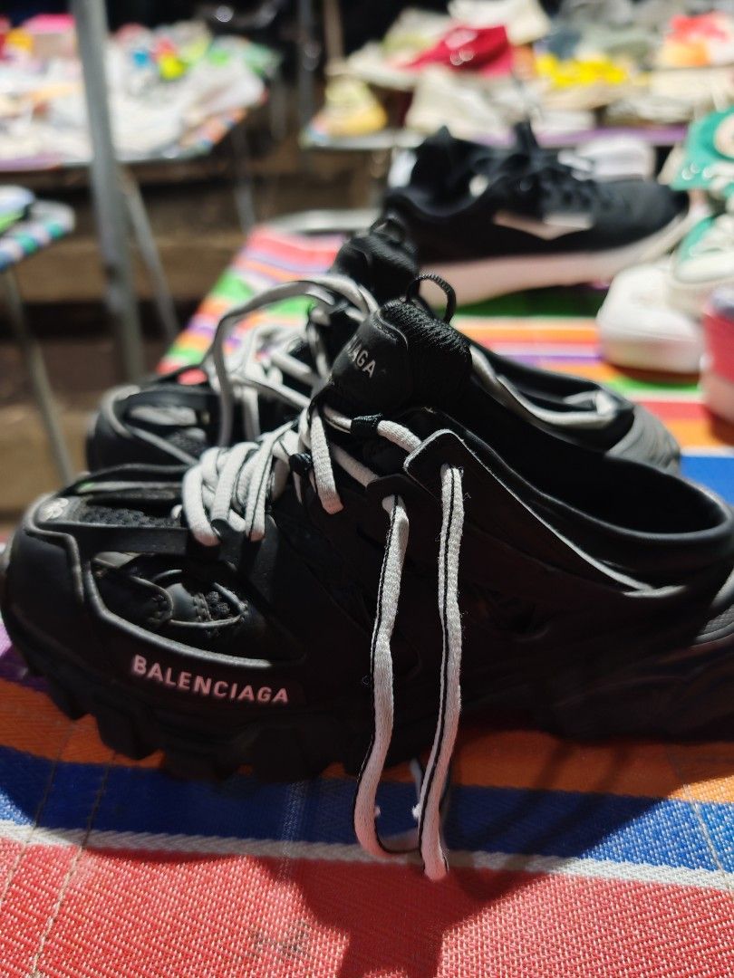 Balenciaga track mule (Category: Sneakers & Footwear) located in Santa Cruz. Submitted by ukayhuntworldwide (Listing ID 1464566291, Image 2). Description: Excellent condition Size 6 us.