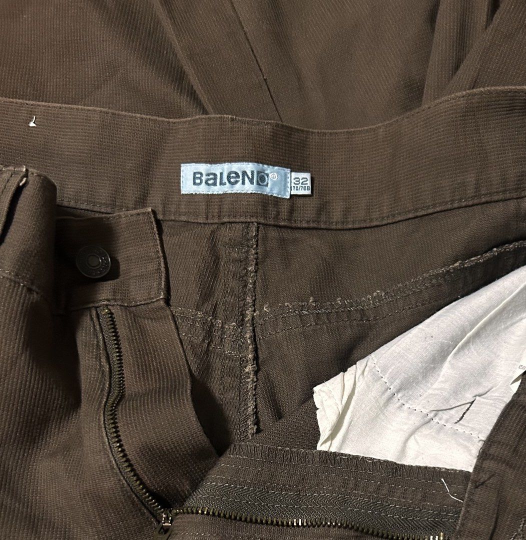 BALENO (Category: Jeans) located in Davao. Submitted by sart0ria85 (Listing ID 1464477635, Image 3). Description: A khaki brown wideleg jeans in 100% COTTON. MADE IN JAPAN 🇯🇵 LARGE. Size 8 EXCELLENT CONDITION (92/100).