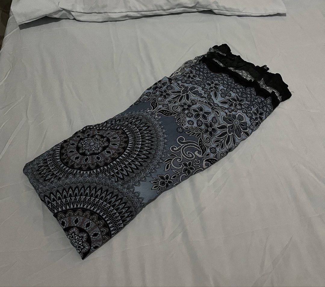 Bangkok Overlap Pants (Category: Other Bottoms) located in Valenzuela. Submitted by jexysells (Listing ID 1464523113, Image 2). Description: Bangkok Pants (Self-tie Overlap) Got this for 250 baht each. Selling for 250 pesos each nalang. Take all ₱700. Fits S-XL RFS. Napasobra bili 😅.