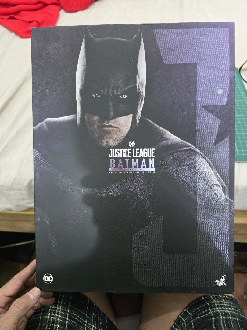 BAT MAN Justice League (Category: Figurines & Statues) located in Manila. Submitted by everyallmustgo (Listing ID 1464554089, Image 2). Description: NEGOTIABLE.