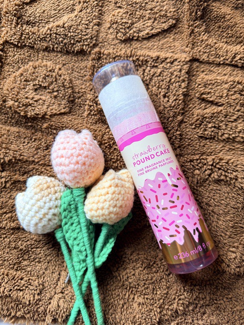 Bath & Body Works Strawberry Pound Cake Perfume (Category: Fragrance & Deodorants) located in Manila. Submitted by ira.michelle (Listing ID 1464408145, Image 1). Description: ✨Brand New ✨Purchased from the actual store in Dubai ✨Original 🌸Fragrance Notes: fresh strawberries, golden shortcake, and whipped cream.