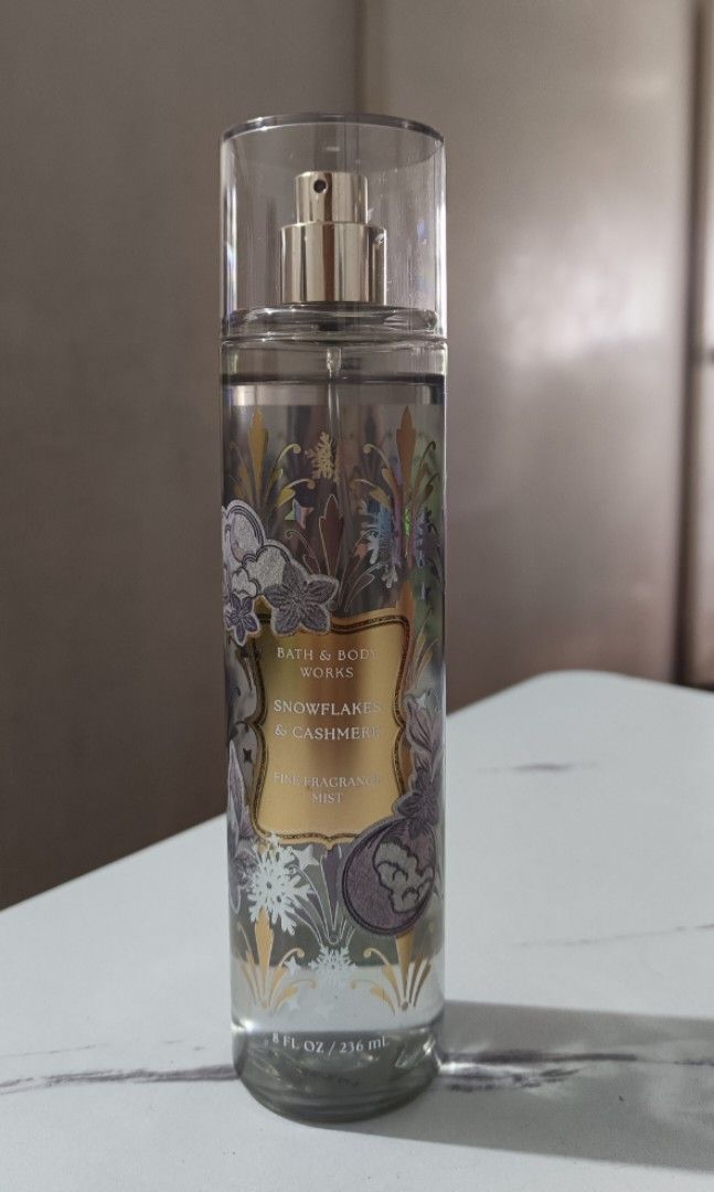BBW Mist (Category: Fragrance & Deodorants) located in Manila. Submitted by lovemariii (Listing ID 1464402977, Image 1). Description: AUTHENTIC BBW FRAGRANCE MIST SCENT: Snow Flakes & Cashmere sprayed twice..