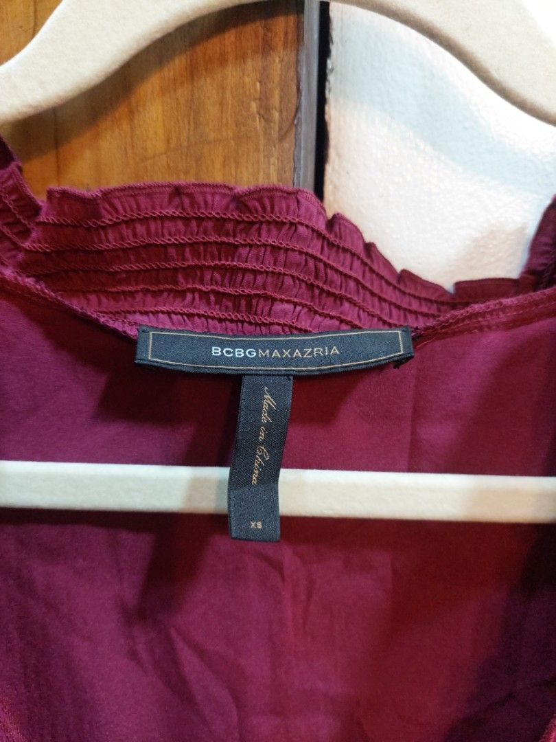 BCBGMAXAZRIA Y2K SILK TOP (Category: Blouses) located in San Pedro. Submitted by cyanide.slug.cat (Listing ID 1464466914, Image 2). Description: small 32-36" bust 26" length.