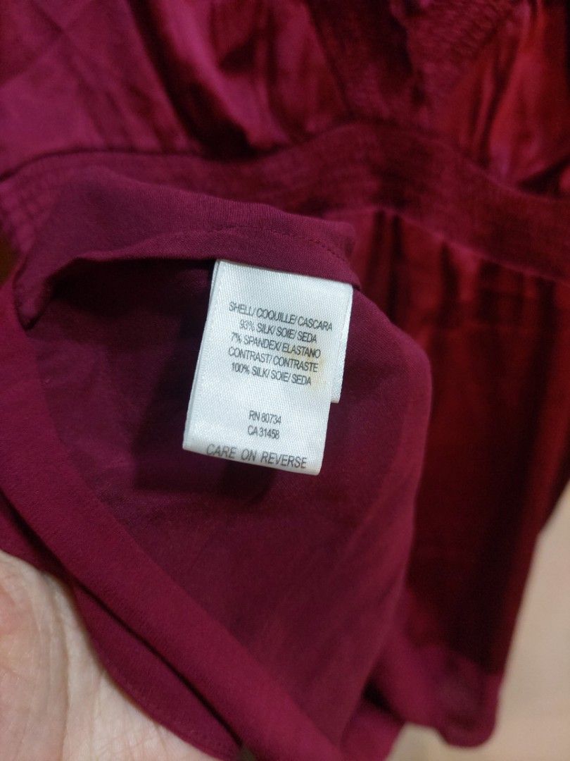 BCBGMAXAZRIA Y2K SILK TOP (Category: Blouses) located in San Pedro. Submitted by cyanide.slug.cat (Listing ID 1464466914, Image 3). Description: small 32-36" bust 26" length.