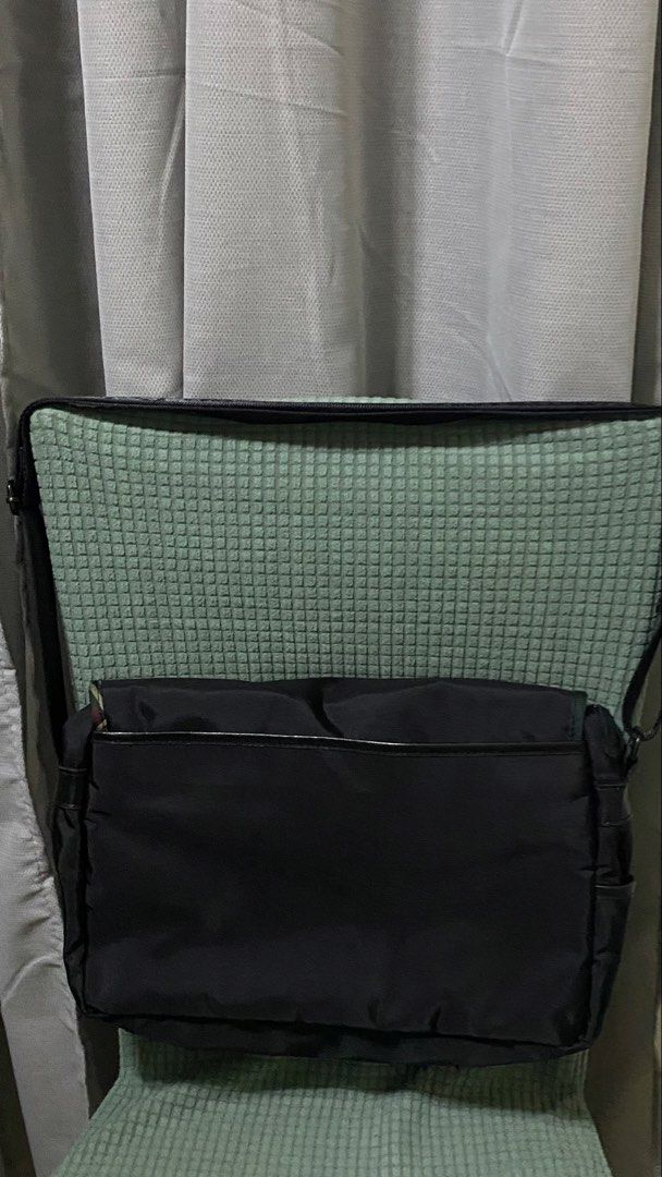 BeanPole Crossbody Bag (Category: Cross-body Bags) located in Lapu Lapu. Submitted by any_thrift (Listing ID 1464520704, Image 2). Description: In good condition Quality bag with multiple compartments Perfect for students .