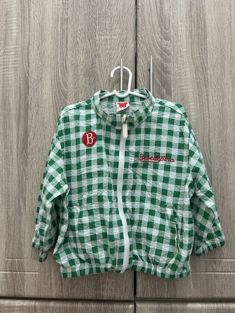 Bebe de Pino Green Gingham Jacket (Category: Babies & Kids Fashion) located in Makati City. Submitted by michellecollado07 (Listing ID 1464404541, Image 1). Description: - Cute green gingham jacket from Bebe Pipo - Zip-up front with pockets - Elasticated cuffs and hem - Lightweight material, ideal for layering - Perfect for casual wear Size: 4-5y .