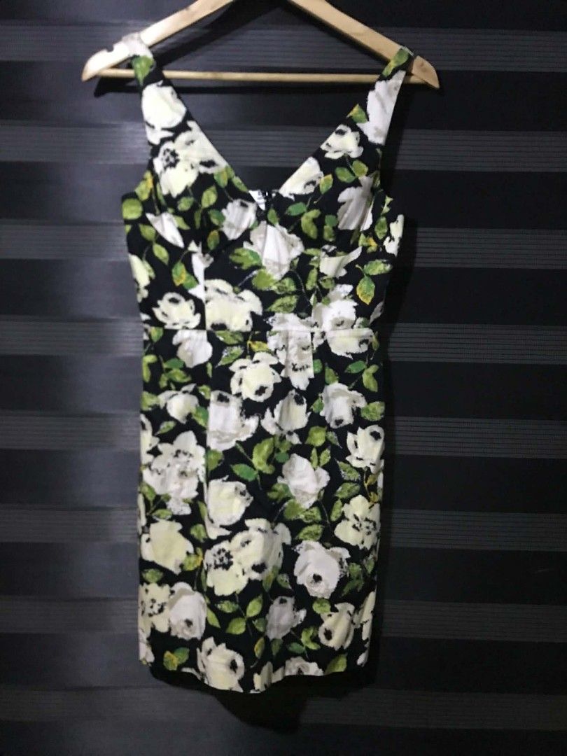 Bebe floral mini dress (Category: Dresses) located in Caloocan City. Submitted by anthriftdepot (Listing ID 1464539289, Image 2). Description: Excellent condition Length 31 Width 15 Waistline 12.5 Hem 18.