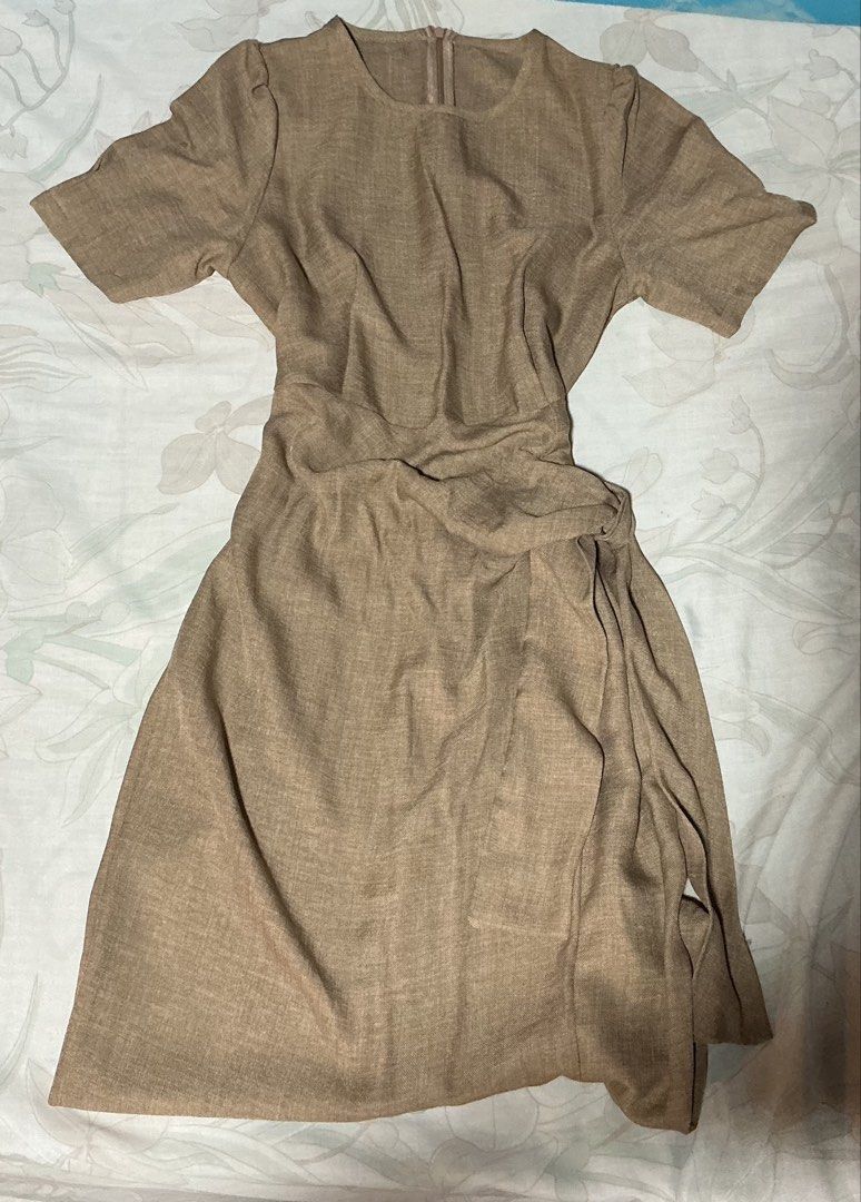 Beige Dress (Category: Dresses) located in Pasay City. Submitted by s.applearchives (Listing ID 1464460342, Image 1). Description: 𐔌 . ⋮ open .ᐟ ֹ ₊ ꒱ - features a ribbon on the side - fit for casual attire ────୨ৎ──── mop: gcash mod: j&t or lalamove no cod 🚫 dm for more details! .