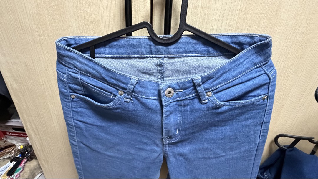Bench Soft Denim (Category: Jeans) located in Valenzuela. Submitted by jam0816 (Listing ID 1464556925, Image 3). Description: No issues. Just does not fit me anymore Still in very good condition Soft denim.