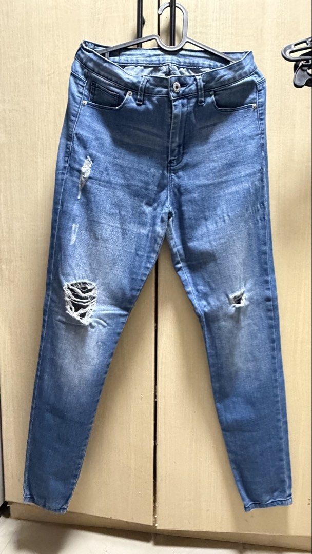Bench Soft Denim Rugged Jeans (Category: Jeans) located in Valenzuela. Submitted by jam0816 (Listing ID 1464558237, Image 1). Description: Soft stretchy denim.
