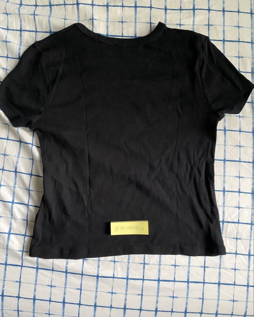 Berhska Black Fitted Top (Category: Shirts) located in Quezon City. Submitted by scloona (Listing ID 1464539531, Image 2). Description: BERSHKA ‘We Listen And We Don’t Judge’ fitted black shirt top info: — 350 + sf — size: large (I’m a medium when it comes to fitted tees like this but I wanted it to be a bit loose so i got large) — worn once and has been in my closet ever since. — 2 days reservation only — shipping via j&t, lalamove, or grab — no