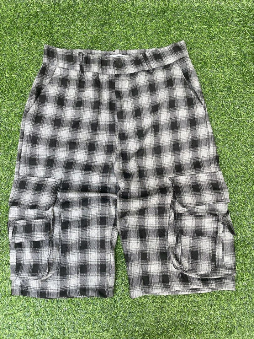 BERSHKA PLAID CARGO SHORTS (Category: Shorts) located in Mariveles. Submitted by thrift.to.brand_ (Listing ID 1464461337, Image 1). Description: ₱150 PLUS SF, SHIPPING FEE WILL BE SHOULDERED BY THE BUYER 📌 LIGHTWEIGHT CARGO GOOD AS NEW LENGTH 27 WAIST 32 CHECK ALL DETAILS NO LAST PRICE MOP: GCASH ONLY PAYMENT FIRST NO COD MOD: J&T.