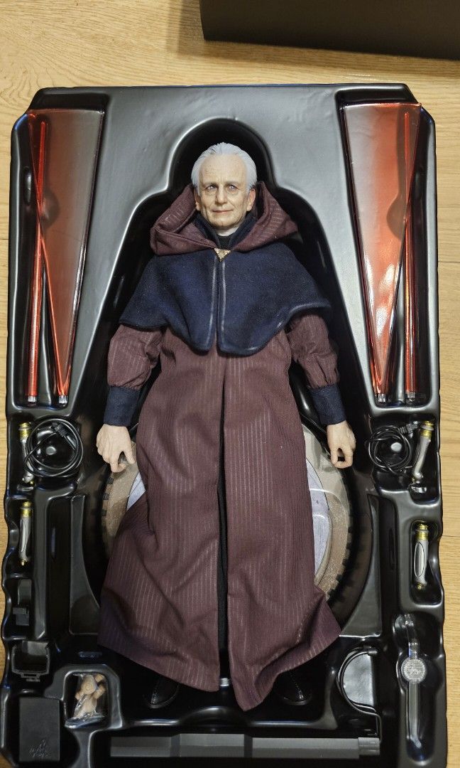 [BIB] Hot Toys Darth Sidious The Clone Wars (Category: Figurines & Statues) located in Manila. Submitted by jacedeleon83 (Listing ID 1464568595, Image 3). Description: BIB - displayed in acrylic case Complete accessories, Lightsabers working Flaking at the bottom of the right boot, but not the actual boot (see pics) FREE shipping as long as you're in metro manila.