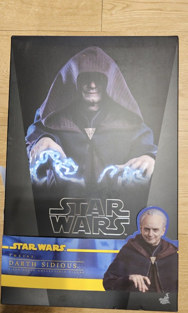 [BIB] Hot Toys Darth Sidious The Clone Wars (Category: Figurines & Statues) located in Manila. Submitted by jacedeleon83 (Listing ID 1464568595, Image 1). Description: BIB - displayed in acrylic case Complete accessories, Lightsabers working Flaking at the bottom of the right boot, but not the actual boot (see pics) FREE shipping as long as you're in metro manila.