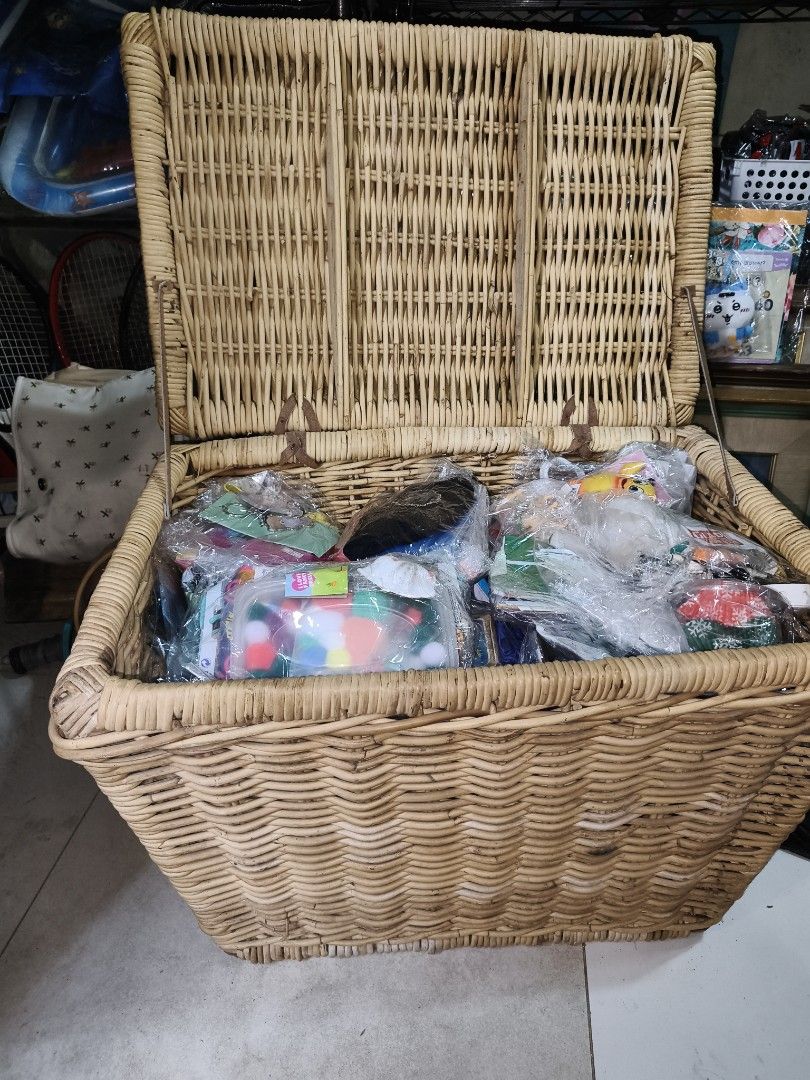 Big Wicker Storage Basket with Lid (Category: Storage Boxes & Baskets) located in Manila. Submitted by reascheyss51406 (Listing ID 1464479754, Image 2). Description: - Large wicker storage basket - Features a hinged lid - Ideal for storing toys, blankets, and household items - Sturdy construction with intact weaving - Helps organize any room.