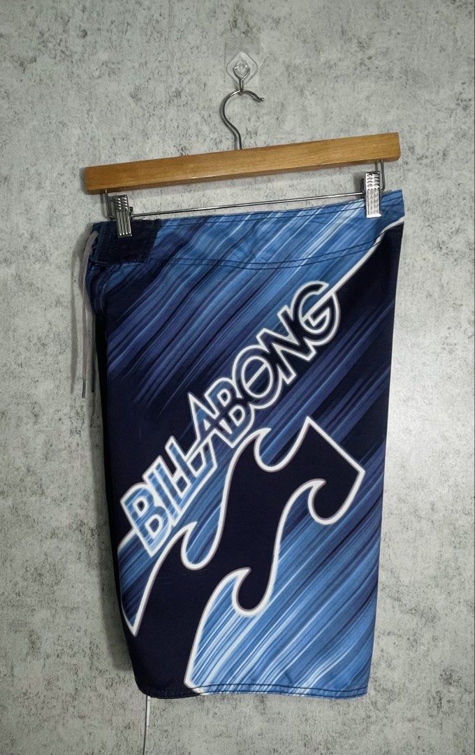 Billabong Blue Wave Board Shorts (Category: Swim Trunks & Board Shorts) located in Solano. Submitted by arc.matter (Listing ID 1464400298, Image 3). Description: Medium Wasitline: 29” Length: 20.5” Very good condition Minor signs of usage.