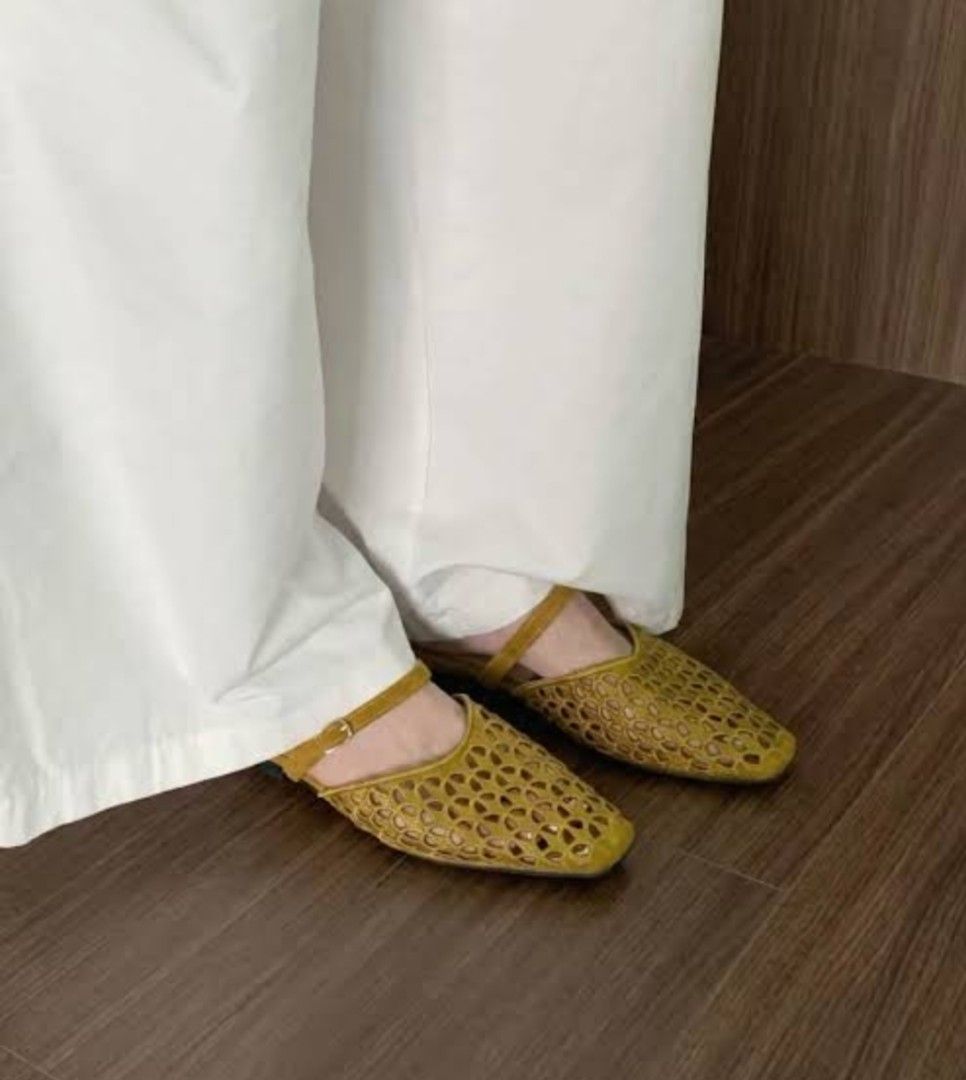 BKK Mustard Lace Mules (Category: Shoe inserts) located in Pasig City. Submitted by ecasarmientodv (Listing ID 1464508194, Image 3). Description: Brandnew and unused. Without box. Size EUR38.