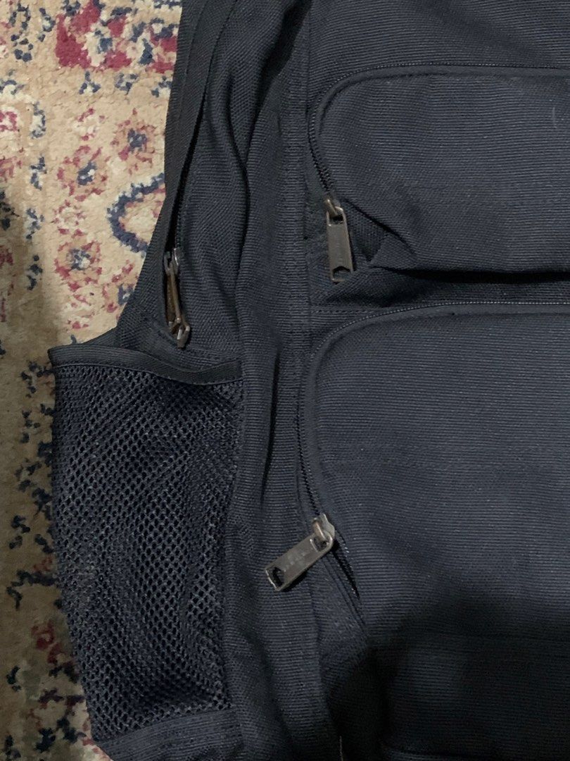 Black Carhartt Backpack (Category: Backpacks) located in Carmona. Submitted by rareleih (Listing ID 1464556751, Image 3). Description: -Carhart legacy standard work pack authentic -minimal sign of used -only in good condition -no issue mine 3000.