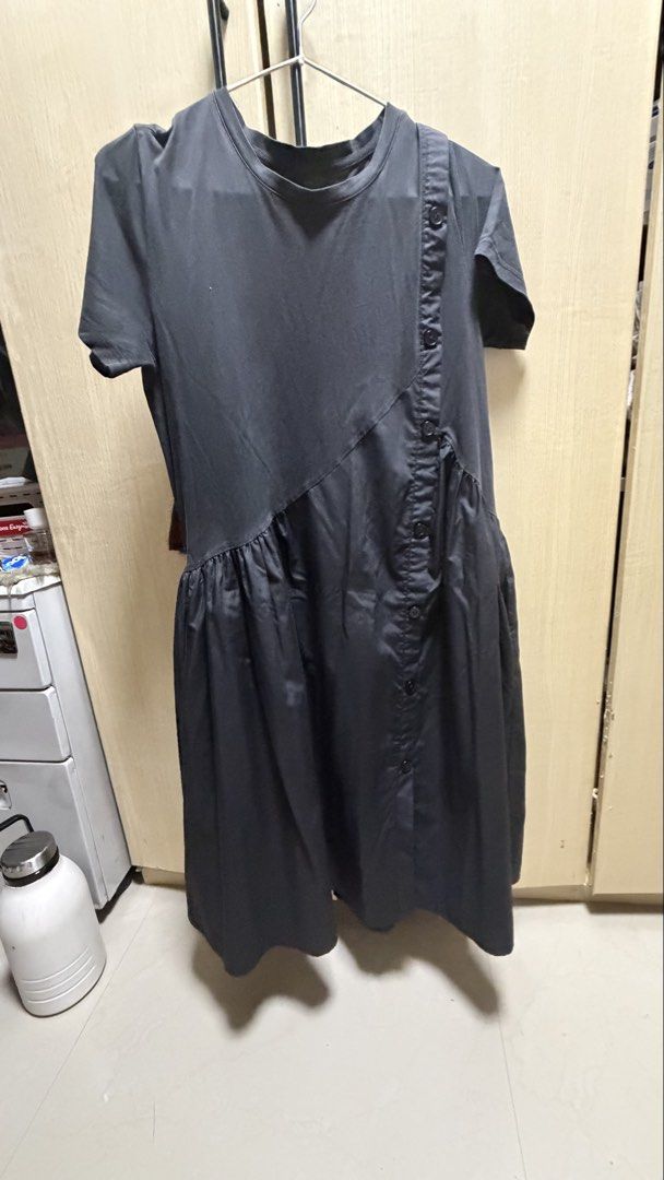 Black dress (Category: Dresses) located in Valenzuela. Submitted by jam0816 (Listing ID 1464423666, Image 2). Description: .