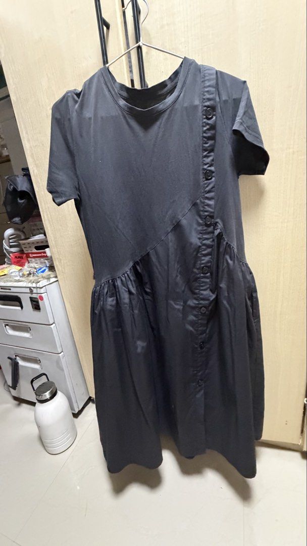Black dress (Category: Dresses) located in Valenzuela. Submitted by jam0816 (Listing ID 1464423666, Image 1). Description: .