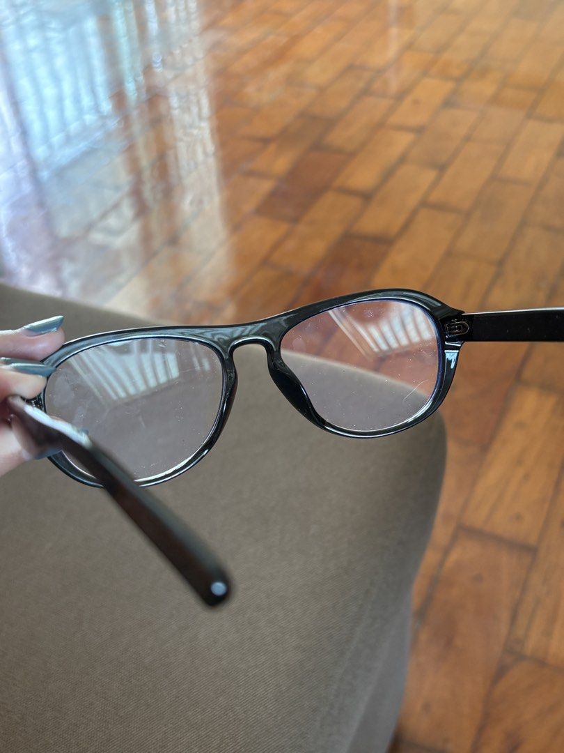 Black Eyeglasses Frame (Category: Sunglasses & Eyewear) located in Quezon City. Submitted by theclosetfinds (Listing ID 1464397024, Image 3). Description: - Never Used - Aviator style eyeglasses frame - Solid hinges - Glossy texture (Feels high quality) - Cute accessory to style your outfits 🩷 - Price is negotiable (Feel free to DM!) .