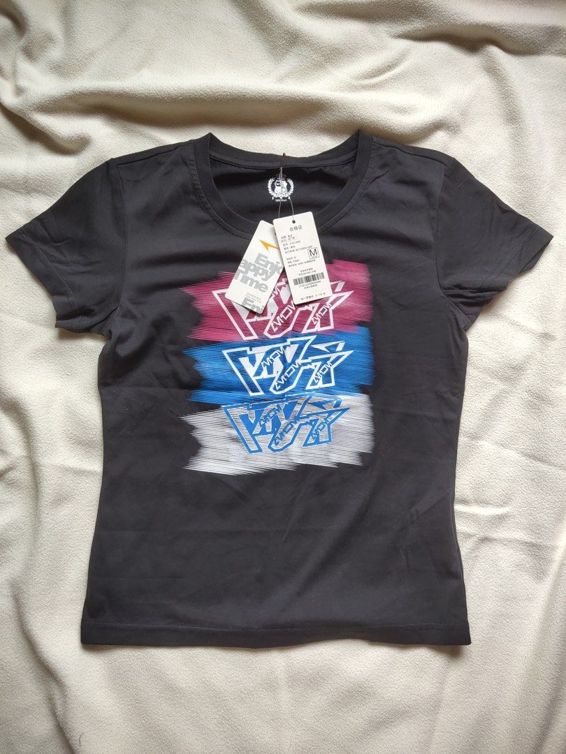 Black Graphic T-shirt Size M (Category: Shirts) located in Caloocan City. Submitted by angelinee123 (Listing ID 1464412453, Image 2). Description: Size: M ( brand new) •Payment methods: Gcash (item price + sf) • Payment first policy • Delivery option: - J&t delivery : 2-3 days depends on loc - Lalamove: same day delivery - meetup: 5th avenue lrt station only (cod avail) .