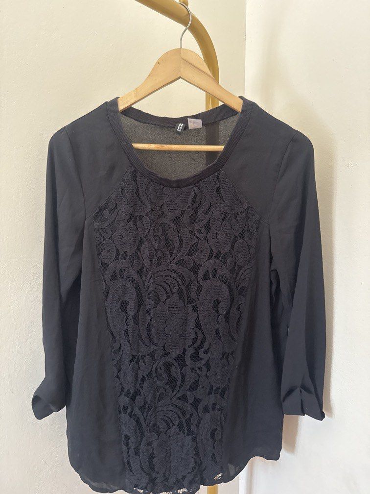 Black Lace Top (Category: Blouses) located in Mexico. Submitted by studioleraph (Listing ID 1464413692, Image 1). Description: 🛍️ Perfect for your personal wardrobe 🫶 👗 The actual item being sold is the original garment shown in the product photos. Small differences in fit, drape, color, texture, or details may occur. 💌 Condition: • Preloved; Please wash the items before wearing. • Please manage expectations as these are vintage/pre-owned pie