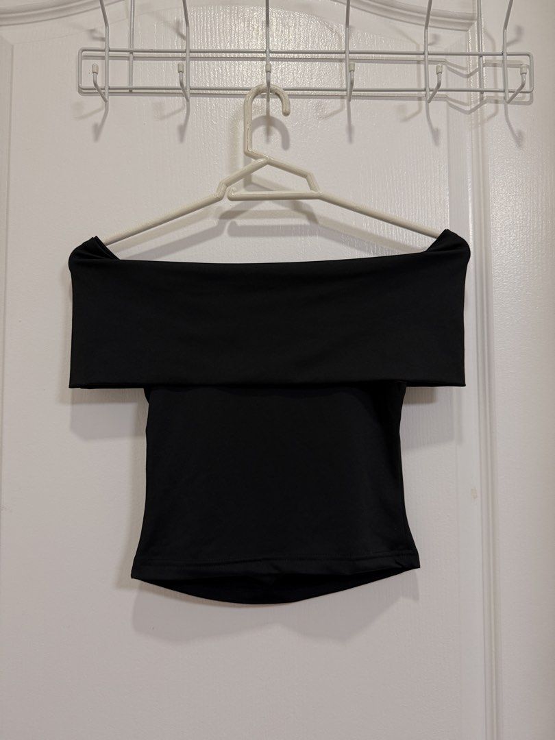 Black Off Shoulder Top - WHITE color also AVAIL (Category: Others Tops) located in San Fernando. Submitted by lovedbylove__ (Listing ID 1464515140, Image 1). Description: Black Off Shoulder Top Small to medium Never worn COLOR WHITE ALSO AVAILABLE .